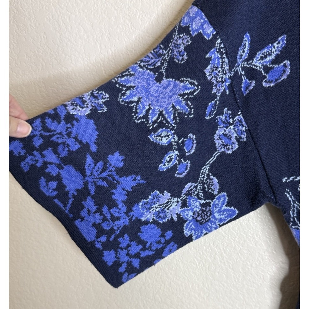 Isaac Mizrahi Womens 2X Jacquard Floral Sweater Cardigan Blue Pockets Belt - Picture 3 of 9
